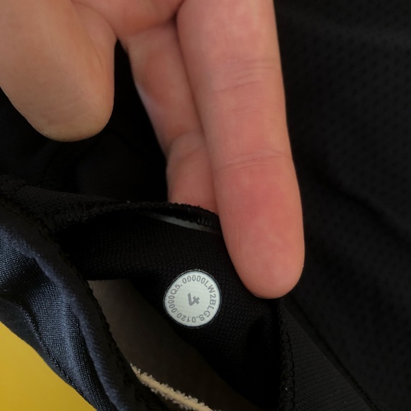 Lululemon Ebb to Train Sports Bra Black  Size 4  Medium Support, C/D Cup - Picture 8 of 8